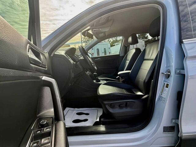 Білий Фольксваген Тігуан, об'ємом двигуна 2 л та пробігом 42 тис. км за 10600 $, фото 9 на Automoto.ua