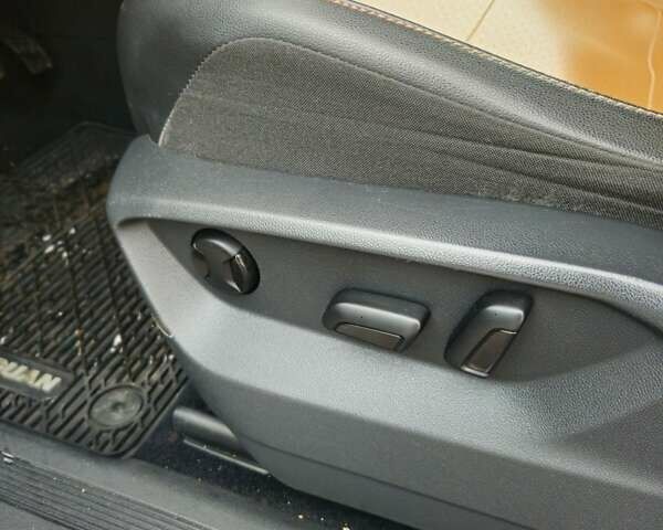 Білий Фольксваген Тігуан, об'ємом двигуна 2 л та пробігом 139 тис. км за 17200 $, фото 8 на Automoto.ua