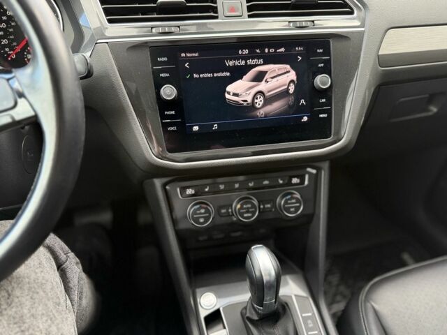 Белый Фольксваген Тигуан, объемом двигателя 2 л и пробегом 175 тыс. км за 18399 $, фото 23 на Automoto.ua