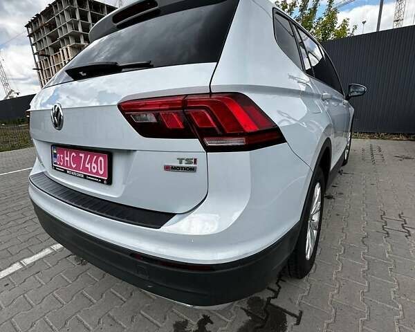 Білий Фольксваген Тігуан, об'ємом двигуна 2 л та пробігом 224 тис. км за 14800 $, фото 5 на Automoto.ua