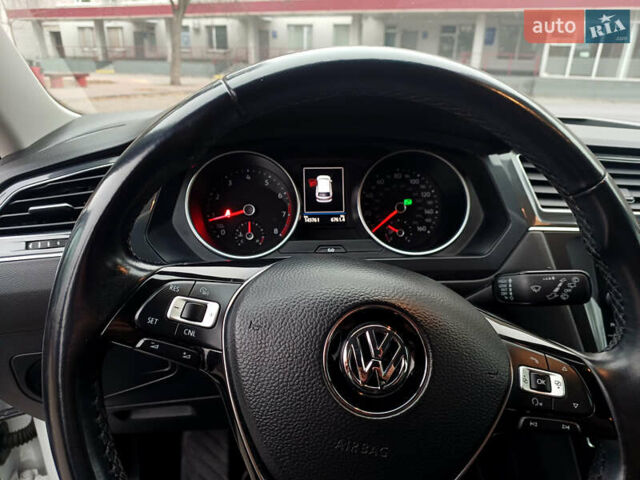 Білий Фольксваген Тігуан, об'ємом двигуна 2 л та пробігом 145 тис. км за 23600 $, фото 37 на Automoto.ua