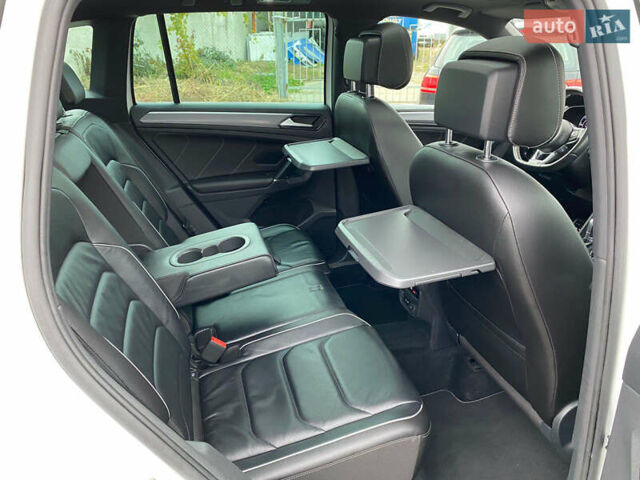 Білий Фольксваген Тігуан, об'ємом двигуна 2 л та пробігом 182 тис. км за 31600 $, фото 74 на Automoto.ua