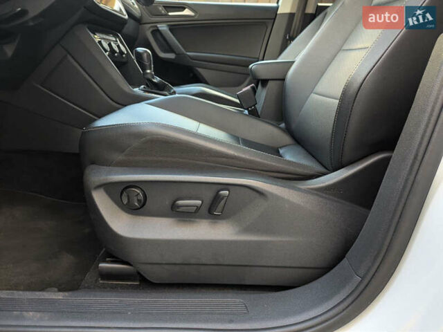 Белый Фольксваген Тигуан, объемом двигателя 1.98 л и пробегом 105 тыс. км за 21950 $, фото 37 на Automoto.ua