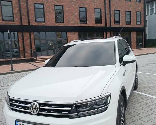 Білий Фольксваген Тігуан, об'ємом двигуна 1.98 л та пробігом 63 тис. км за 29000 $, фото 3 на Automoto.ua