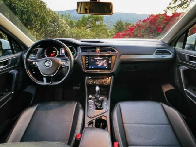 Белый Фольксваген Тигуан, объемом двигателя 2 л и пробегом 40 тыс. км за 4600 $, фото 8 на Automoto.ua