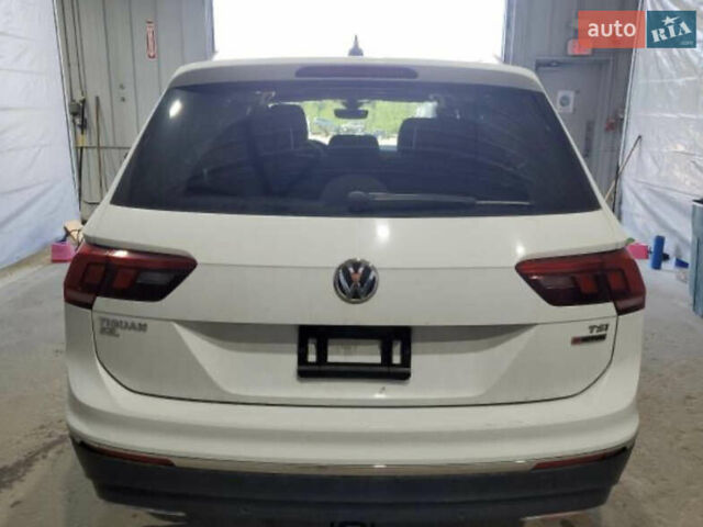 Белый Фольксваген Тигуан, объемом двигателя 1.98 л и пробегом 124 тыс. км за 15000 $, фото 1 на Automoto.ua
