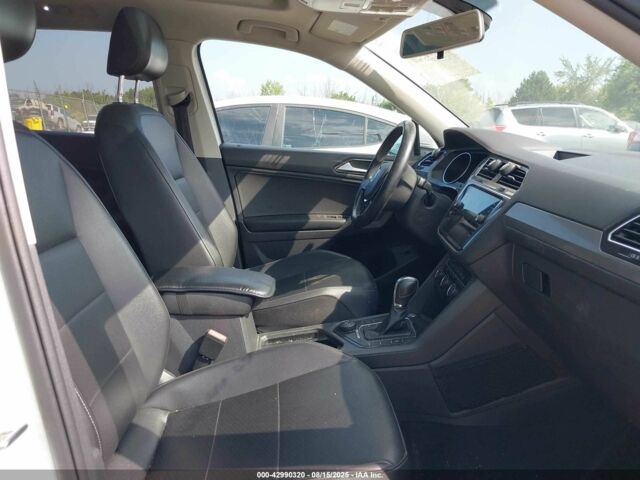 Белый Фольксваген Тигуан, объемом двигателя 2 л и пробегом 193 тыс. км за 13200 $, фото 4 на Automoto.ua