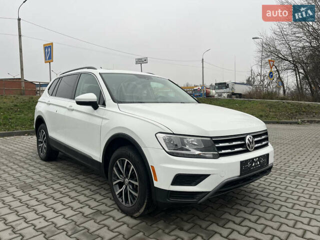 Белый Фольксваген Тигуан, объемом двигателя 2 л и пробегом 112 тыс. км за 17800 $, фото 2 на Automoto.ua
