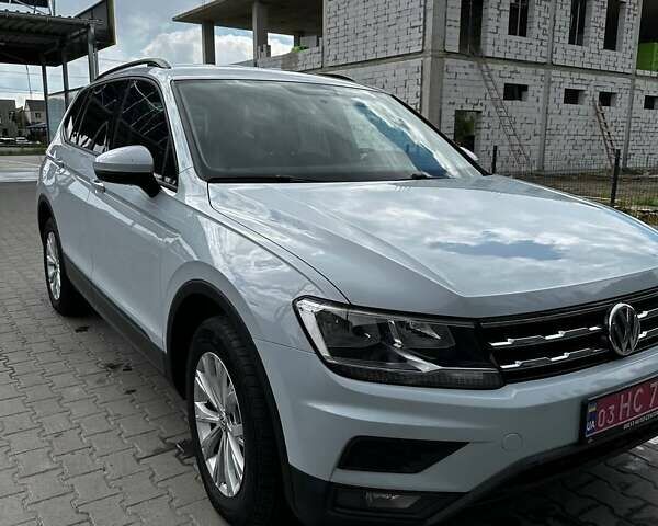 Білий Фольксваген Тігуан, об'ємом двигуна 2 л та пробігом 224 тис. км за 14800 $, фото 2 на Automoto.ua