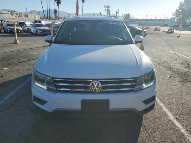 Білий Фольксваген Тігуан, об'ємом двигуна 2 л та пробігом 120 тис. км за 3600 $, фото 4 на Automoto.ua