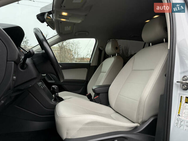 Белый Фольксваген Тигуан, объемом двигателя 1.98 л и пробегом 99 тыс. км за 20999 $, фото 17 на Automoto.ua