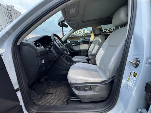 Белый Фольксваген Тигуан, объемом двигателя 2 л и пробегом 121 тыс. км за 22600 $, фото 8 на Automoto.ua