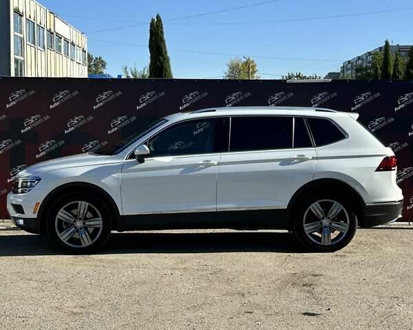 Белый Фольксваген Тигуан, объемом двигателя 2 л и пробегом 120 тыс. км за 24200 $, фото 4 на Automoto.ua