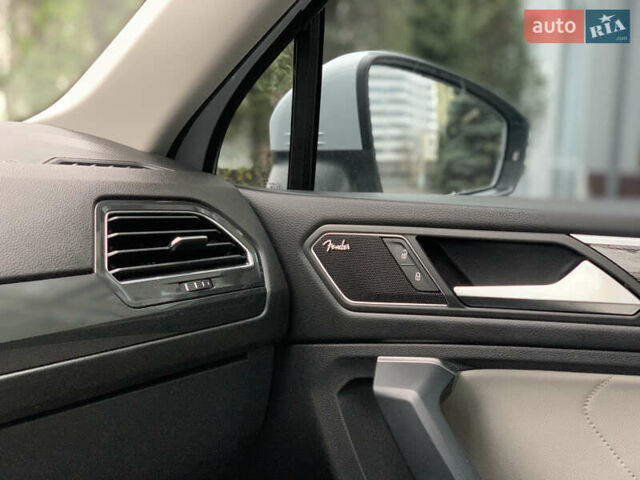 Белый Фольксваген Тигуан, объемом двигателя 2 л и пробегом 111 тыс. км за 28000 $, фото 1 на Automoto.ua