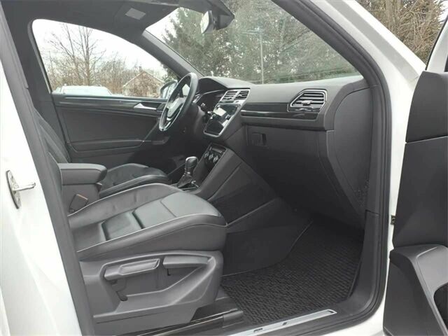 Белый Фольксваген Тигуан, объемом двигателя 2 л и пробегом 46 тыс. км за 8000 $, фото 7 на Automoto.ua