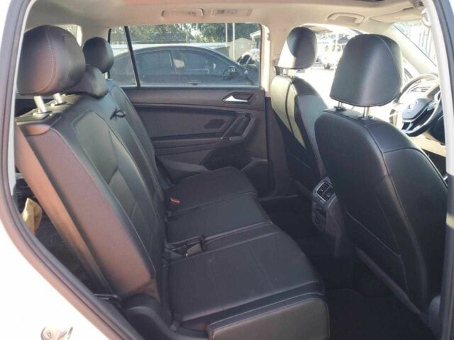 Білий Фольксваген Тігуан, об'ємом двигуна 2 л та пробігом 120 тис. км за 3600 $, фото 10 на Automoto.ua