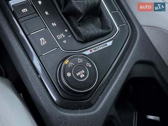 Белый Фольксваген Тигуан, объемом двигателя 1.98 л и пробегом 121 тыс. км за 22600 $, фото 10 на Automoto.ua