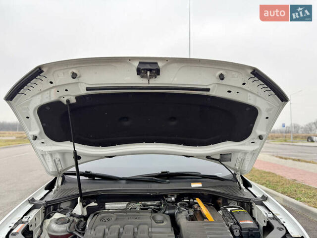 Білий Фольксваген Тігуан, об'ємом двигуна 2 л та пробігом 66 тис. км за 30999 $, фото 97 на Automoto.ua