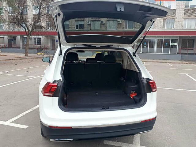 Білий Фольксваген Тігуан, об'ємом двигуна 2 л та пробігом 145 тис. км за 23600 $, фото 8 на Automoto.ua