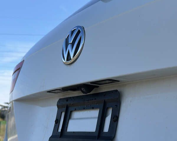 Белый Фольксваген Тигуан, объемом двигателя 2 л и пробегом 192 тыс. км за 17200 $, фото 24 на Automoto.ua