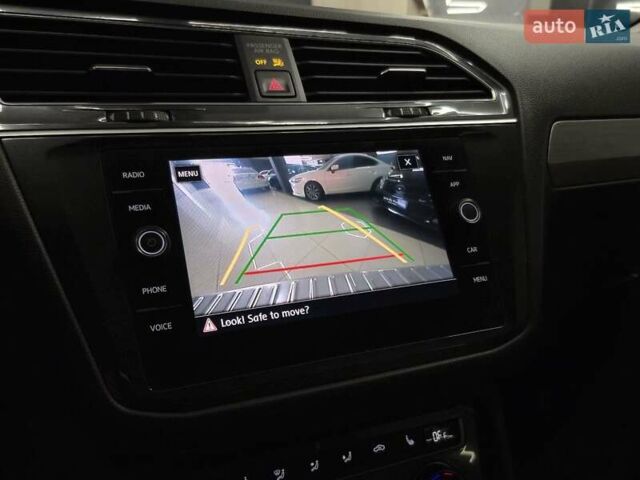 Белый Фольксваген Тигуан, объемом двигателя 2 л и пробегом 142 тыс. км за 21699 $, фото 14 на Automoto.ua