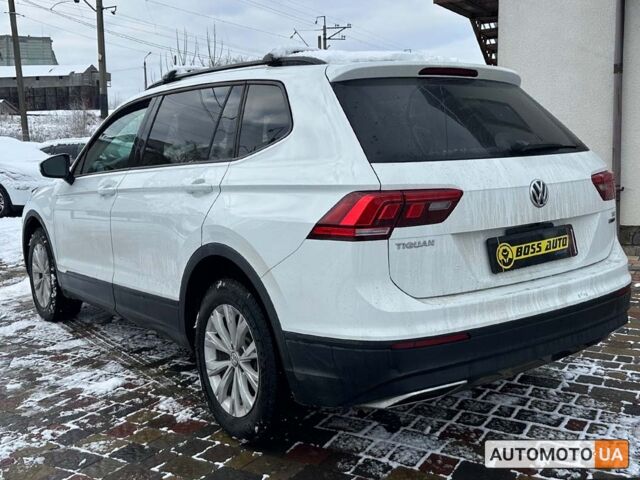 Белый Фольксваген Тигуан, объемом двигателя 2 л и пробегом 116 тыс. км за 19500 $, фото 4 на Automoto.ua