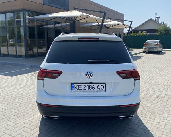 Білий Фольксваген Тігуан, об'ємом двигуна 1.98 л та пробігом 118 тис. км за 17000 $, фото 10 на Automoto.ua