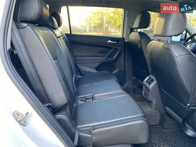 Білий Фольксваген Тігуан, об'ємом двигуна 1.98 л та пробігом 153 тис. км за 16999 $, фото 12 на Automoto.ua