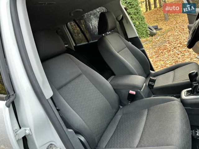 Белый Фольксваген Тигуан, объемом двигателя 1.98 л и пробегом 135 тыс. км за 12899 $, фото 35 на Automoto.ua