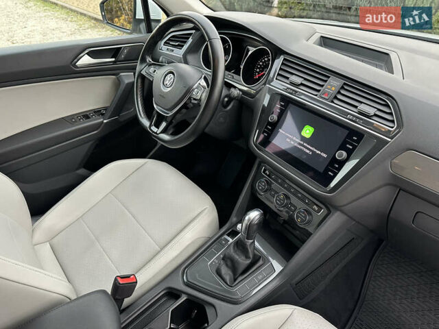 Білий Фольксваген Тігуан, об'ємом двигуна 2 л та пробігом 134 тис. км за 18500 $, фото 29 на Automoto.ua