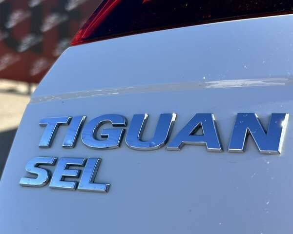 Белый Фольксваген Тигуан, объемом двигателя 2 л и пробегом 120 тыс. км за 24200 $, фото 12 на Automoto.ua