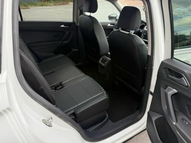 Белый Фольксваген Тигуан, объемом двигателя 2 л и пробегом 175 тыс. км за 18399 $, фото 14 на Automoto.ua