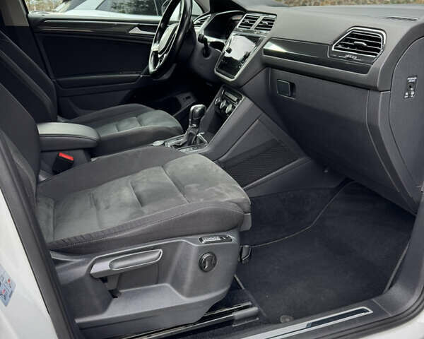 Білий Фольксваген Тігуан, об'ємом двигуна 1.98 л та пробігом 180 тис. км за 28700 $, фото 13 на Automoto.ua