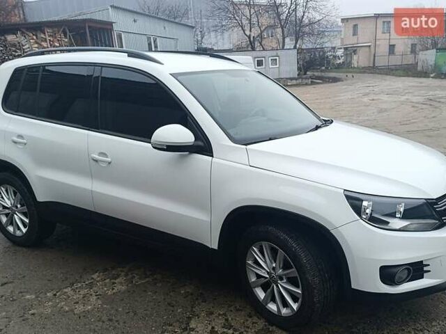 Белый Фольксваген Тигуан, объемом двигателя 2 л и пробегом 112 тыс. км за 14100 $, фото 1 на Automoto.ua