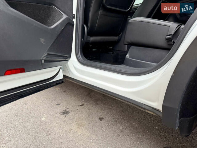 Білий Фольксваген Тігуан, об'ємом двигуна 2 л та пробігом 66 тис. км за 30999 $, фото 72 на Automoto.ua