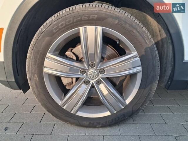 Білий Фольксваген Тігуан, об'ємом двигуна 2 л та пробігом 120 тис. км за 23400 $, фото 23 на Automoto.ua