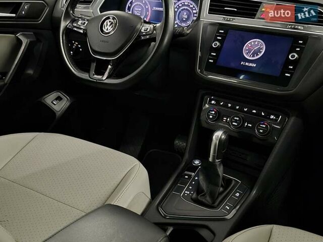 Белый Фольксваген Тигуан, объемом двигателя 2 л и пробегом 142 тыс. км за 21699 $, фото 11 на Automoto.ua