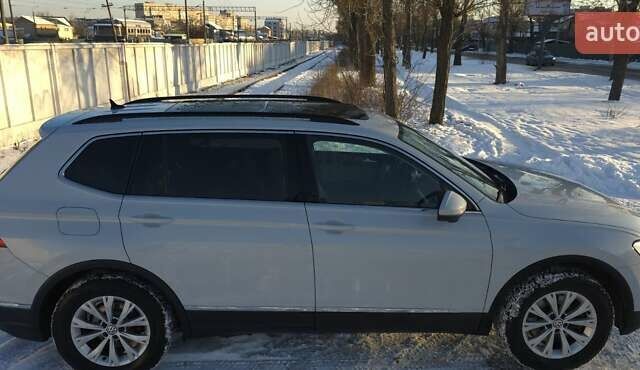 Білий Фольксваген Тігуан, об'ємом двигуна 2 л та пробігом 95 тис. км за 22300 $, фото 5 на Automoto.ua