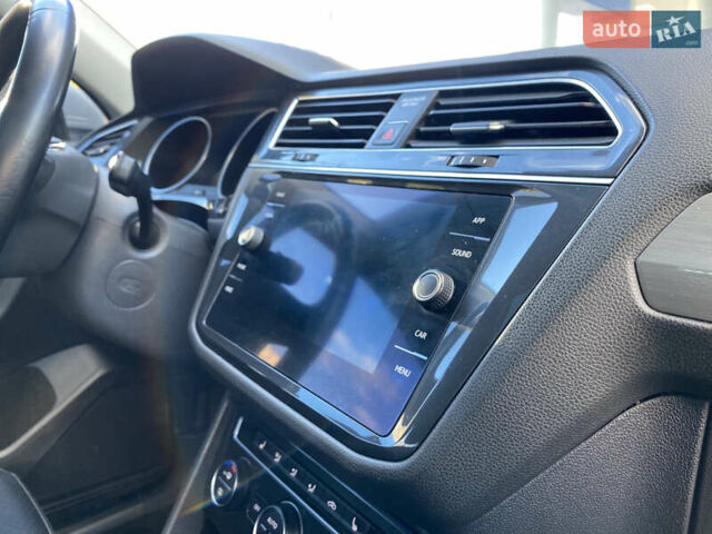 Білий Фольксваген Тігуан, об'ємом двигуна 1.98 л та пробігом 153 тис. км за 16999 $, фото 14 на Automoto.ua