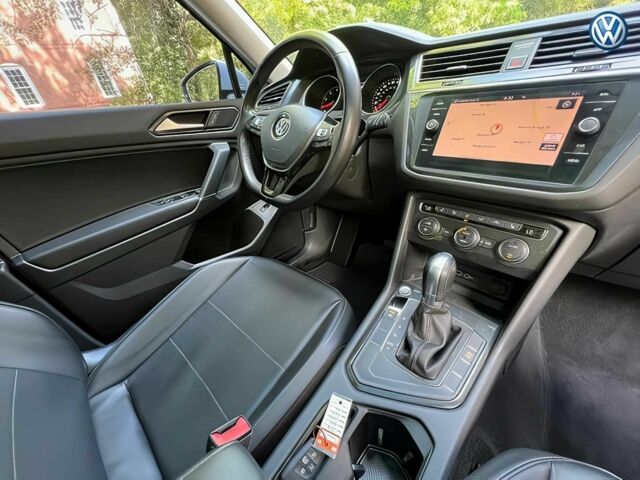 Белый Фольксваген Тигуан, объемом двигателя 2 л и пробегом 35 тыс. км за 13000 $, фото 11 на Automoto.ua