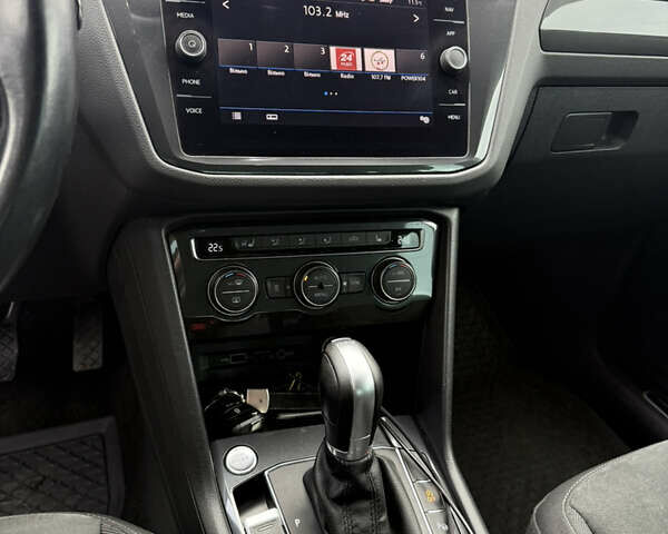 Белый Фольксваген Тигуан, объемом двигателя 1.97 л и пробегом 222 тыс. км за 27500 $, фото 19 на Automoto.ua