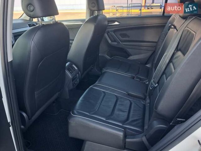 Білий Фольксваген Тігуан, об'ємом двигуна 2 л та пробігом 120 тис. км за 23400 $, фото 13 на Automoto.ua