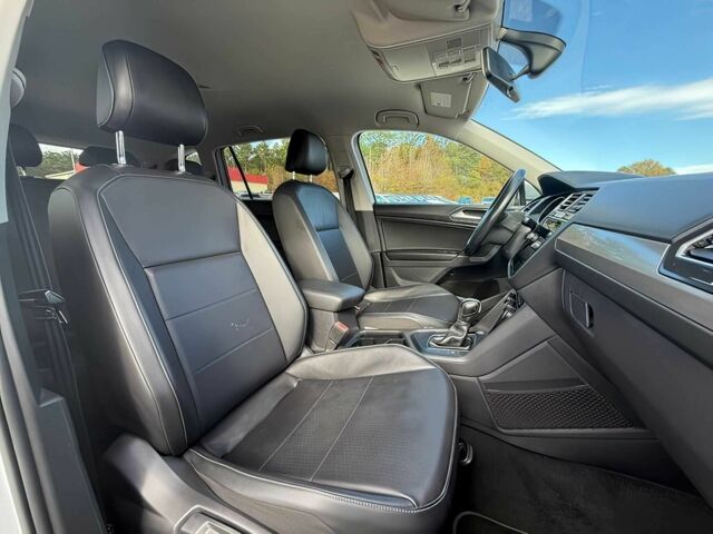 Білий Фольксваген Тігуан, об'ємом двигуна 2 л та пробігом 42 тис. км за 10600 $, фото 11 на Automoto.ua