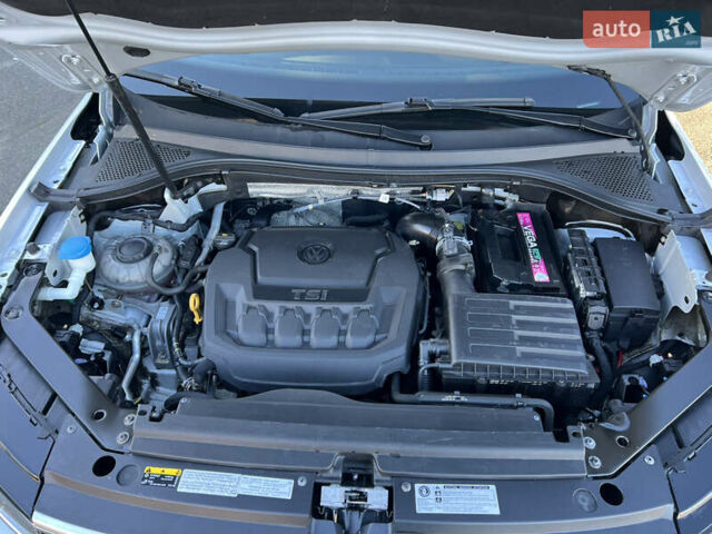 Белый Фольксваген Тигуан, объемом двигателя 2 л и пробегом 84 тыс. км за 22700 $, фото 27 на Automoto.ua