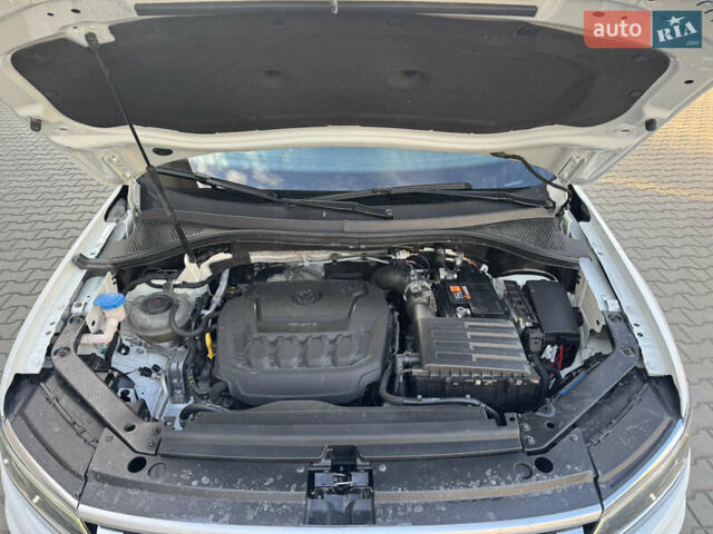 Білий Фольксваген Тігуан, об'ємом двигуна 1.98 л та пробігом 187 тис. км за 18900 $, фото 49 на Automoto.ua