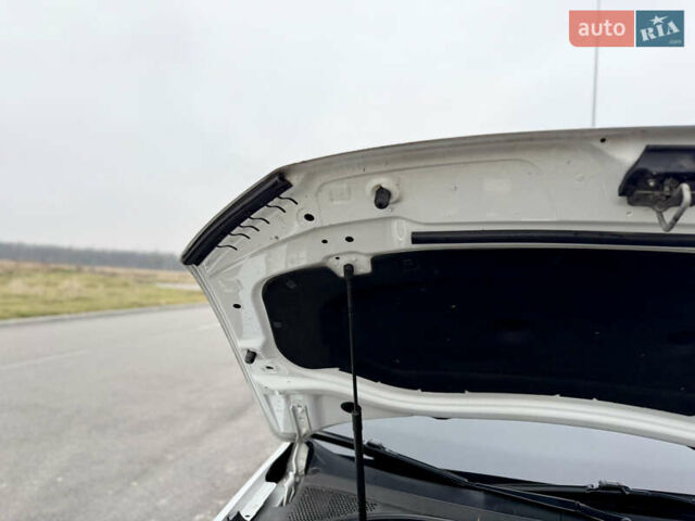 Білий Фольксваген Тігуан, об'ємом двигуна 2 л та пробігом 66 тис. км за 30999 $, фото 95 на Automoto.ua