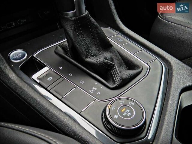 Білий Фольксваген Тігуан, об'ємом двигуна 2 л та пробігом 110 тис. км за 17800 $, фото 15 на Automoto.ua