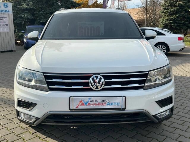 Белый Фольксваген Тигуан, объемом двигателя 2 л и пробегом 115 тыс. км за 17900 $, фото 1 на Automoto.ua