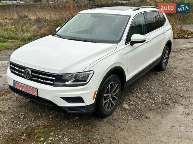 Белый Фольксваген Тигуан, объемом двигателя 2 л и пробегом 123 тыс. км за 17500 $, фото 7 на Automoto.ua