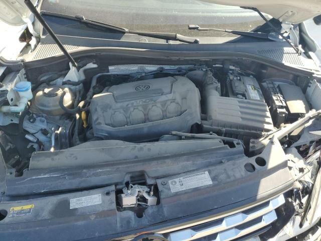 Білий Фольксваген Тігуан, об'ємом двигуна 2 л та пробігом 112 тис. км за 11000 $, фото 11 на Automoto.ua